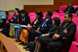 นาย Kyi Thein, Deputy Director General, Pyidaungsu Hluttaw สำนักงานเลขาธิการรัฐสภาเมียนมาร์ และคณะ เยี่ยมชมห้องสมุดรัฐสภา (2)