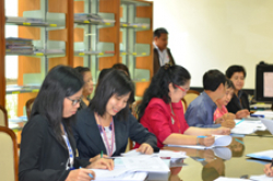 นาย Kyi Thein, Deputy Director General, Pyidaungsu Hluttaw สำนักงานเลขาธิการรัฐสภาเมียนมาร์ และคณะ เยี่ยมชมห้องสมุดรัฐสภา (9)