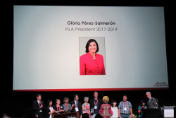 ภาพนาง Glòria Pérez-Salmerón ประธาน IFLA 2017-2019
