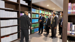 บรรยากาศระหว่างการเยี่ยมชมบริเวณรายงานการประชุมของวุฒิสภา