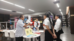 บรรณารักษ์บรรยายข้อมูลเกี่ยวกับการจดบันทึกการประชุมของรายงานการประชุมและชวเลข