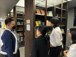 บรรณารักษ์แนะนำเกี่ยวกับสารสนเทศของหอสมุดรัฐสภา ประเภทหนังสือหายาก
