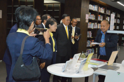 บรรณารักษ์บรรยาย ข้อมูลเกี่ยวกับสารสนเทศของหอสมุดรัฐสภา ประเภทรายงานการประชุมสภาผู้แทนราษฎร ครั้งที่ 1