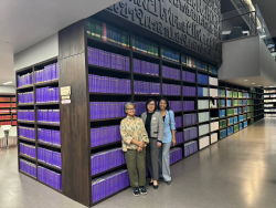 คณะวิทยากรในโครงการ Library Talk หัวข้อ พ.ร.บ. สมรสเท่าเทียบ แล้วอย่างไรต่อ? ถ่ายภาพบริเวณรายงานการประชุมวุฒิสภา