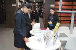 บรรณารักษ์แนะนำข้อมูลเกี่ยวกับสารสนเทศของหอสมุดรัฐสภา ประเภทรายงานการประชุมสภาผู้แทนราษฎร ครั้งที่ 1