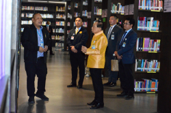 บรรยากาศการเยี่ยมชมบริเวณรายงานการประชุมของวุฒิสภา