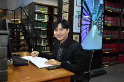 ครูปฏิภาณ แก้วมาก ให้เกียรติบันทึกความประทับใจในสมุดเยี่ยมชม