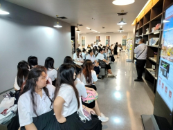 บรรยากาศระหว่างการกล่าวต้อนรับและแนะนำหอสมุดรัฐสภา