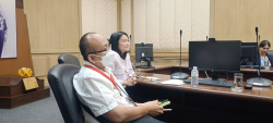 บรรยากาศระหว่างการรับฟังการบรรยายจากตัวแทนสำนักหอจดหมายเหตุแห่งชาติ