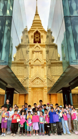 เยาวชนจากศูนย์นันทนาการสวนอ้อยเยี่ยมชมเครื่องยอด