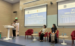 บรรยากาศบนเวทีระหว่างกล่าวเปิดประชุมการประชุมส่วนห้องสมุดและการบริการวิจัยสำหรับรัฐสภา