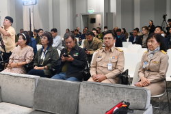 บรรยายกาศระหว่างการรับฟังการเสวนา