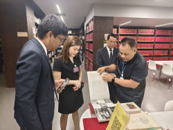 ผู้เยี่ยมชมในความสนใจรายงานการประชุมสภากับชวเลข รายงานการประชุมสภาผู้แทนราษฎร ครั้งที่ 1