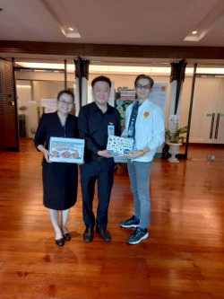 คณะทำงานเสริมสร้างความผาสุกและความผูกพัน สำนักวิชาการ รับมอบปฏิทินเก่าจากบุคลากรในสำนักงานฯ เพื่อเตรียมนำบริจาคต่อไป