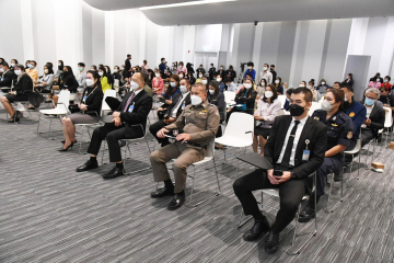 ผู้เข้าร่วมพิธีมอบรางวัลแนวปฏิบัติที่เป็นเลิศ (Best Practices) ประจำปีงบประมาณ พ.ศ. 2565 ของสำนักงานเลขาธิการสภาผู้แทนราษฎร (5)