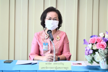 นางพรพิศ เพชรเจริญ เลขาธิการสภาผู้แทนราษฎร ได้กล่าวให้โอวาทกับคณะครูและนักเรียน ในฐานะบุคคลต้นแบบด้านวินัยรับผิดชอบ
