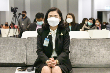 นางจงเดือน สุทธิรัตน์ ที่ปรึกษาด้านระบบงานนิติบัญญัติ ประธานคณะกรรมการขับเคลื่อนสำนักงานเลขาธิการสภาผู้แทนราษฎรเป็นสำนักงานสีเขียว (Green Office) ร่วมโครงการเสวนา Library Talk ครั้งที่ 5 เรื่อง การลดก๊าซเรือนกระจกเพื่อคุณภาพสิ่งแวดล้อมที่ยั่งยืน